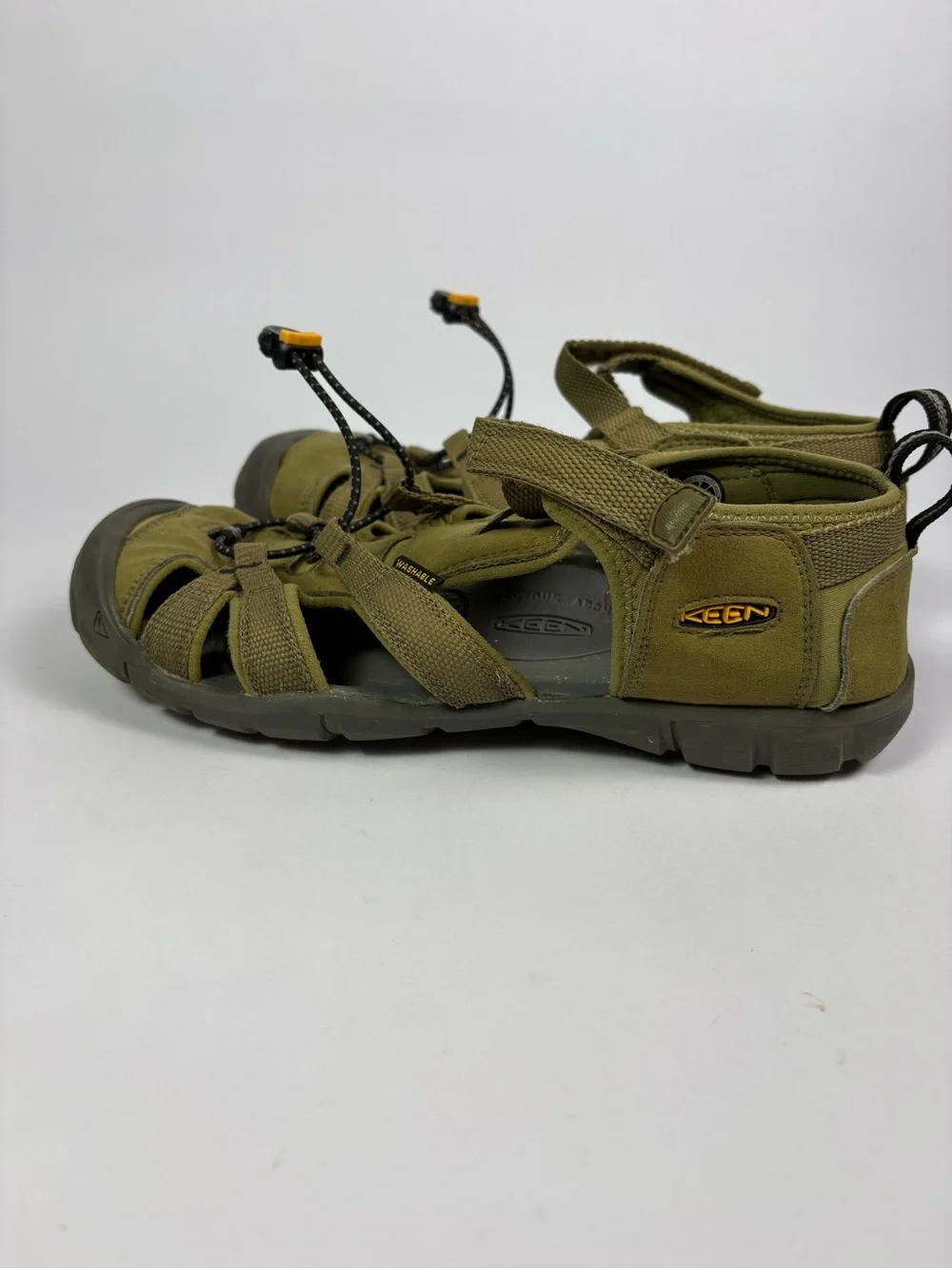 Keen SEACAMP 1025145 OLIVE Green SAFFRON Hiking Sandals Youth US 7 , EU 39